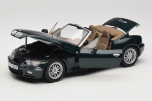 BMW Z3 Roadster 2.8 Sötétzöld Márkakereskedői Kiadás UT Models 1:18 80439411713 Fém – 2. kép a 8-ből