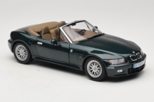 BMW Z3 Roadster 2.8 Sötétzöld Márkakereskedői Kiadás UT Models 1:18 80439411713 Fém – 6. kép a 8-ből