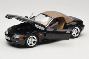 BMW Z3 Roadster Zöld Márkakereskedői Kiadás UT Models 1:18 80439411711 Fém – 2. kép a 8-ből