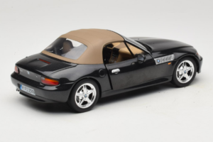 BMW Z3 Roadster Zöld Márkakereskedői Kiadás UT Models 1:18 80439411711 Fém – 3. kép a 8-ből