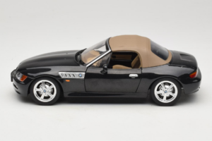 BMW Z3 Roadster Zöld Márkakereskedői Kiadás UT Models 1:18 80439411711 Fém – 4. kép a 8-ből