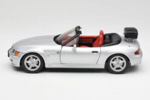 BMW Z3 Roadster Csomagtartóval Ezüst UT Models 1:18 20407 Fém – 4. kép a 8-ből