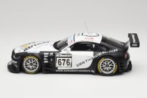 BMW Z4 #676 H. Stuck / J. Hennerici / D. Hurtgen Team Schubert Nürburgring 24 Hours 2006 AUTOart 1:18 80649 Fém – 3. kép a 6-ből