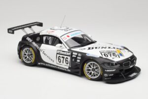 BMW Z4 #676 H. Stuck / J. Hennerici / D. Hurtgen Team Schubert Nürburgring 24 Hours 2006 AUTOart 1:18 80649 Fém – 4. kép a 6-ből