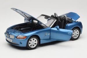 BMW Z4 E85 Kék Metallic Motormax 1:18 73144 Fém – 2. kép a 8-ből