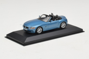 BMW Z4 E85 Kabrió Light Blue Metallic Minichamps 1:43 BMW016 Fém – 2. kép a 4-ből