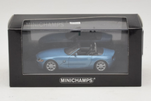 BMW Z4 E85 Kabrió Light Blue Metallic Minichamps 1:43 BMW016 Fém – 4. kép a 4-ből