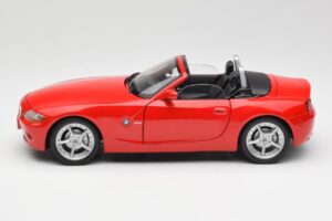 BMW Z4 E85 Roadster Piros Bburago 1:18 34046 Fém – 4. kép a 8-ből