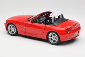 BMW Z4 E85 Roadster Piros Bburago 1:18 34046 Fém – 7. kép a 8-ből
