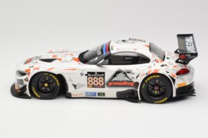BMW Z4 E89 GT3 #888 Triple Eight Racing L. Mowle / J. Ratcliffe 24 Hours of Spa 2015 Minichamps 1:18 151152388 Fém – 3. kép a 6-ből