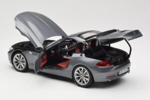 BMW Z4 E89 sDrive 35i Space Grey Metallic Kyosho 1:18 80432147085 Fém – 5. kép a 8-ből