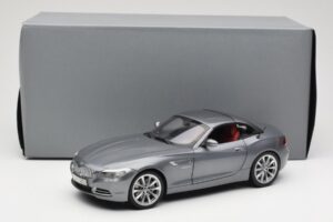 BMW Z4 E89 sDrive 35i Space Grey Metallic Kyosho 1:18 80432147085 Fém – 8. kép a 8-ből