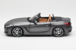 BMW Z4 G29 Szürke Metallic Norev 1:18 183270 Fém – 4. kép a 8-ből