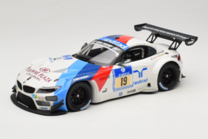 BMW Z4 GT3 #19 Team Schubert J. Muller / D. Muller ADAC 24 Hours Nurburgring 2013 Minichamps 1:18 151132319 Fém
