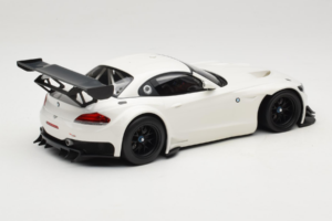 BMW Z4 GT3 E89 Fehér Minichamps 1:18 151122301 Fém – 2. kép a 6-ből