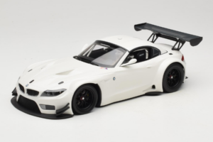 BMW Z4 GT3 E89 Fehér Minichamps 1:18 151122301 Fém