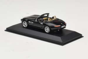 BMW Z8 Kabrió Fekete Minichamps 1:43 80420026607-R1 Fém – 3. kép a 4-ből