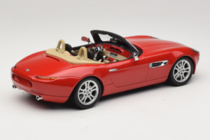 BMW Z8 Piros Minichamps 1:18 155024230 Fém – 2. kép a 6-ből