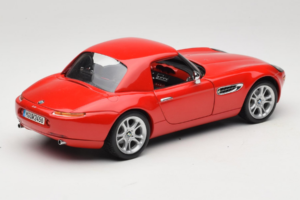 BMW Z8 Piros Kyosho 1:18 80439411730 Fém – 4. kép a 9-ből