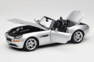 BMW Z8 E52 Kabrió Ezüst Kyosho 1:18 80432411551 Fém – 2. kép a 8-ből