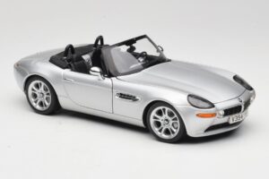 BMW Z8 E52 Kabrió Ezüst Kyosho 1:18 80432411551 Fém – 6. kép a 8-ből