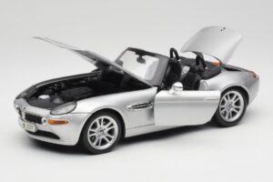 BMW Z8 E52 Titanium Silver Maisto 1:18 536896 Fém – 2. kép a 8-ből