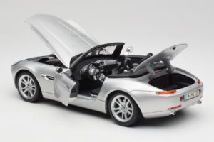 BMW Z8 E52 Titanium Silver Maisto 1:18 536896 Fém – 5. kép a 8-ből