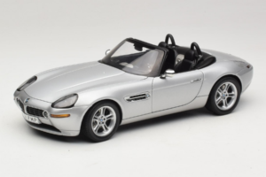 BMW Z8 Ezüst 007 The World Is Not Enough AUTOart 1:18 70511 Fém