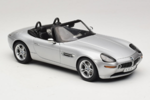 BMW Z8 Ezüst 007 The World Is Not Enough AUTOart 1:18 70511 Fém – 6. kép a 8-ből