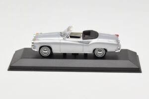 Borgward Isabella Kabrió Ezüst Minichamps 1:43 400096030 Fém