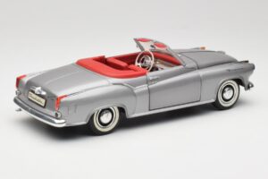 Borgward Isabella Kabrió Ezüst Revell 1:18 8411 Fém – 3. kép a 8-ből