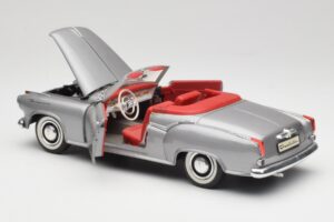 Borgward Isabella Kabrió Ezüst Revell 1:18 8411 Fém – 5. kép a 8-ből