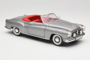 Borgward Isabella Kabrió Ezüst Revell 1:18 8411 Fém – 6. kép a 8-ből