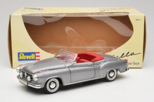 Borgward Isabella Kabrió Ezüst Revell 1:18 8411 Fém – 8. kép a 8-ből