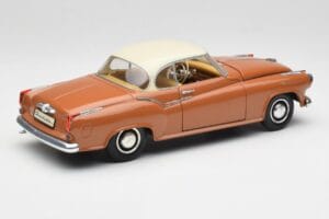 Borgward Isabella Coupe Bronz Fehér Revell 1:18 08982 Fém – 3. kép a 8-ből