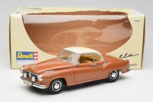 Borgward Isabella Coupe Bronz Fehér Revell 1:18 08982 Fém – 5. kép a 8-ből