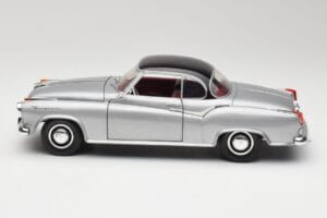 Borgward Isabella Coupe Szürke & Fekete Revell 1:18 8989 Fém – 3. kép a 8-ből