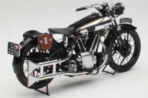 Brough Superior SS 100 T. E. Lawrence Minichamps 1:18 122135500 Fém – 2. kép a 6-ből