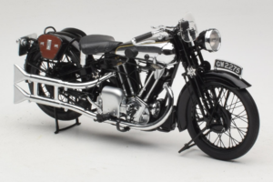 Brough Superior SS 100 T. E. Lawrence Minichamps 1:18 122135500 Fém – 4. kép a 6-ből