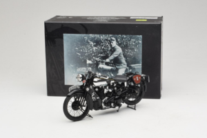 Brough Superior SS 100 T. E. Lawrence Minichamps 1:18 122135500 Fém – 6. kép a 6-ből