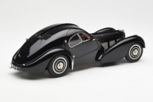 Bugatti 57SC Atlantic Fekete CMC 1:18 M-085 Fém – 2. kép a 6-ből