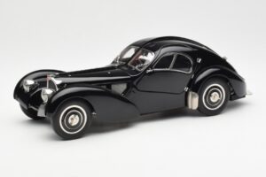 Bugatti 57SC Atlantic Fekete CMC 1:18 M-085 Fém