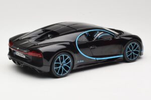Bugatti Chiron Fekete & Kék Bburago 1:18 18-11040BK Fém – 3. kép a 8-ből