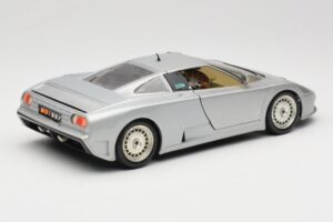 Bugatti EB110 Ezüst Bburago 1:18 3035-S Fém – 3. kép a 8-ből