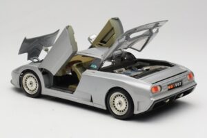 Bugatti EB110 Ezüst Bburago 1:18 3035-S Fém – 5. kép a 8-ből