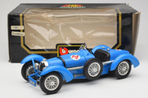 Bugatti Type 51 Grand Prix #14 Kék Bburago 1:18 3012-M1 Fém – 6. kép a 6-ből