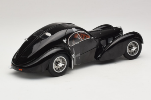 Bugatti Type 57 SC Atlantic Fekete Solido 1:18 S1802101 Fém – 2. kép a 6-ből