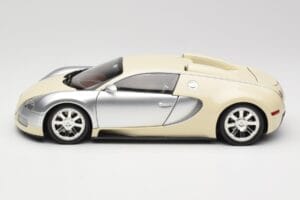 Bugatti Veyron Edition Centenaire Chrome Beige Minichamps 1:18 100110854 Fém – 4. kép a 8-ből