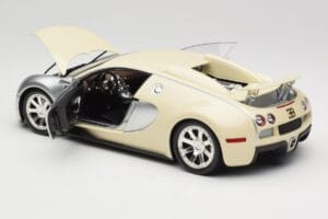Bugatti Veyron Edition Centenaire Chrome Beige Minichamps 1:18 100110854 Fém – 5. kép a 8-ből