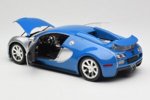Bugatti Veyron Edition Centenaire Chrome Blue Minichamps 1:18 100110850 Fém – 5. kép a 8-ből